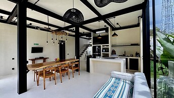 Hillstone Luxury Village