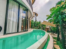 Hillstone Luxury Village