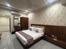 Pam Premium Hotel Vadodara