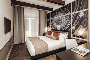 1926 La Galerie Boutique Art Suites