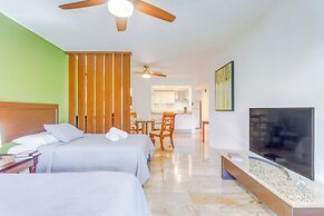 Deluxe Suites at Villas Tropical