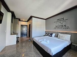 Paramount Palace Hotel Dannok
