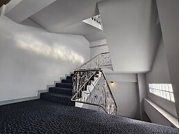 Paramount Palace Hotel Dannok