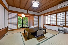 yamakawaonsen kosugian