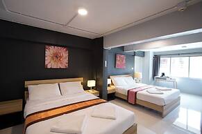 185 @ Surawong Hotel