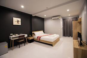 185 @ Surawong Hotel