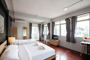 185 @ Surawong Hotel