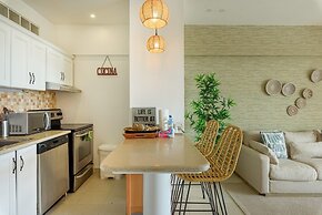 Beachfront Condo Costa del Sol Sleeps 6