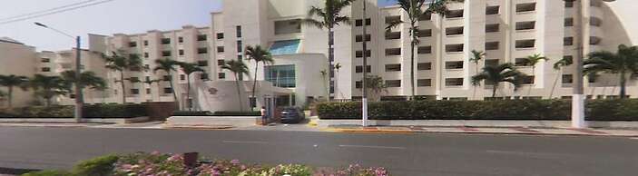 Beachfront Condo Costa del Sol Sleeps 6