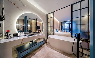 SECLUSION TANG