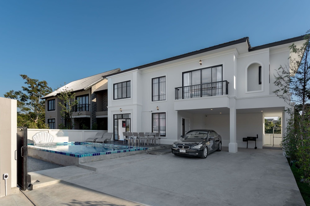 Kanna Pool Villa