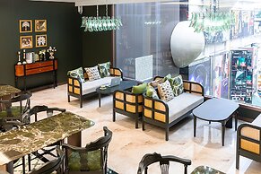 Vishan Garden Trendy Hostel
