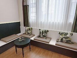 Vishan Garden Trendy Hostel