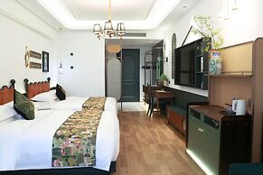 Vishan Garden Trendy Hostel