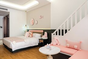 Vishan Garden Trendy Hostel