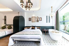 Vishan Garden Trendy Hostel