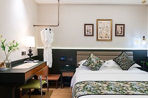 Vishan Garden Trendy Hostel