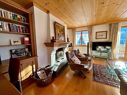 Apartment in Gstaad With Stunning Mountain Views