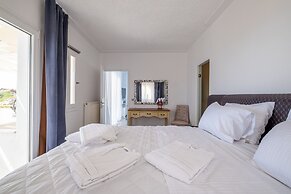 3 Paros All Season Villas