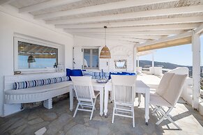 3 Paros All Season Villas
