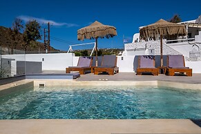 3 Paros All Season Villas