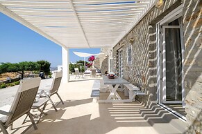 3 Paros All Season Villas