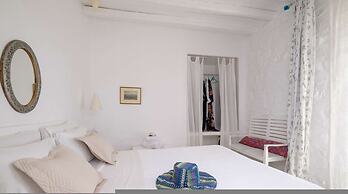 3 Paros All Season Villas