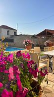 Skandalis Apartments With Pool