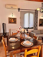 Skandalis Apartments With Pool