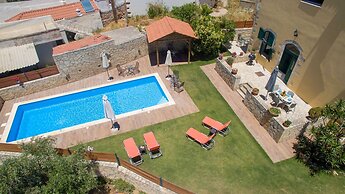 Skandalis Apartments With Pool