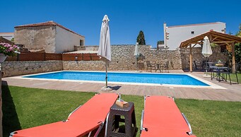 Skandalis Apartments With Pool