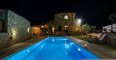 Skandalis Apartments With Pool