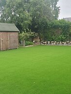 3BR Detached Bungalow w/Parking