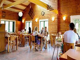 Ultimate Glamping Experience With Family