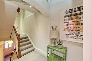 4 Bedroom House, Barnes