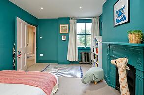 4 Bedroom House, Barnes