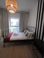 Stunning 1B With Balcony & City View - dubai