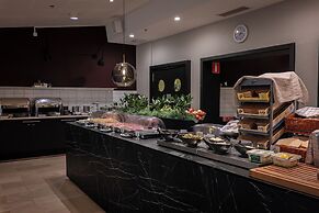 Injoy Premium Hotel Solna
