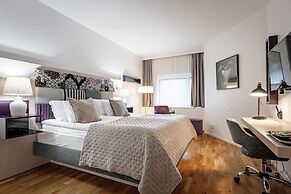 Injoy Premium Hotel Solna