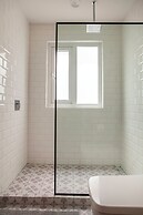 Bright & sweet unit in middle Polanco