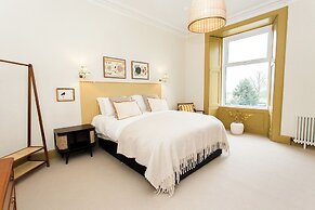 Torr House