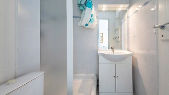 Sunny Waterfront Apartment