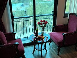 Luxury Hanoi Hotel