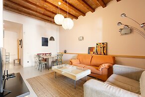 Moianes Apartment by Olala Homes