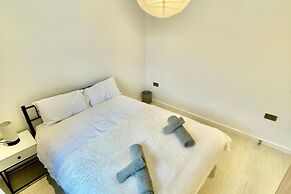 3 Bed Flat - Sleeps 6 - Parking - Wifi