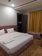 Hotel Prakhyat