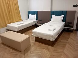 Hotel Prakhyat