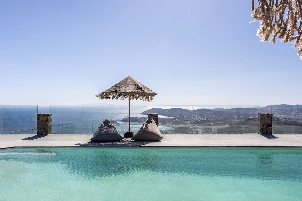 Makani Suites