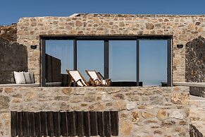 Makani Suites
