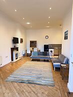 Westgate Haven - Spacious 4 Bedroom Apartment